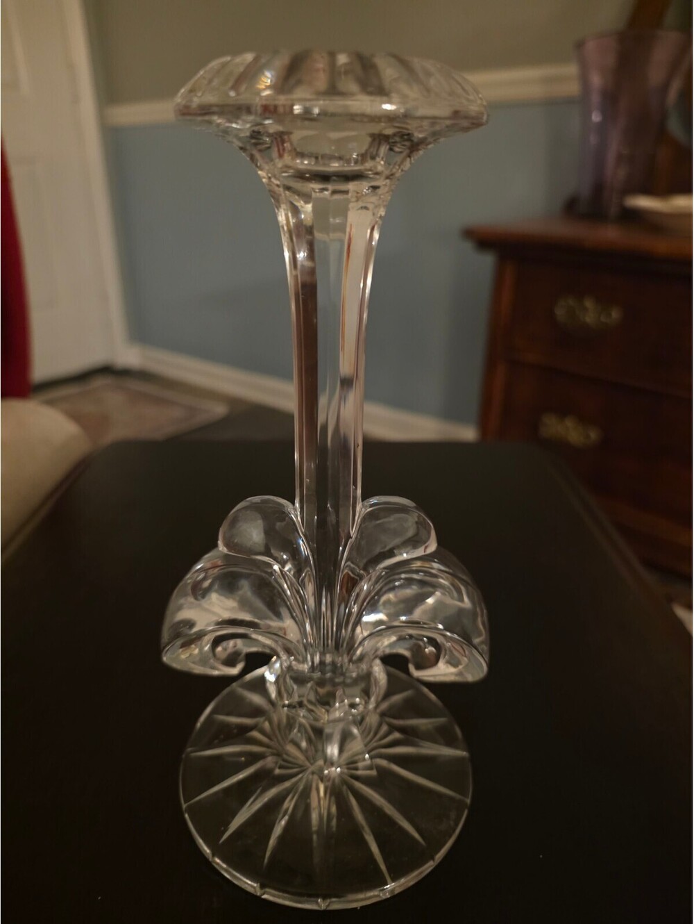 Elegant Clear Glass Candle Holder with Decorative Fleur-de-Lis Design